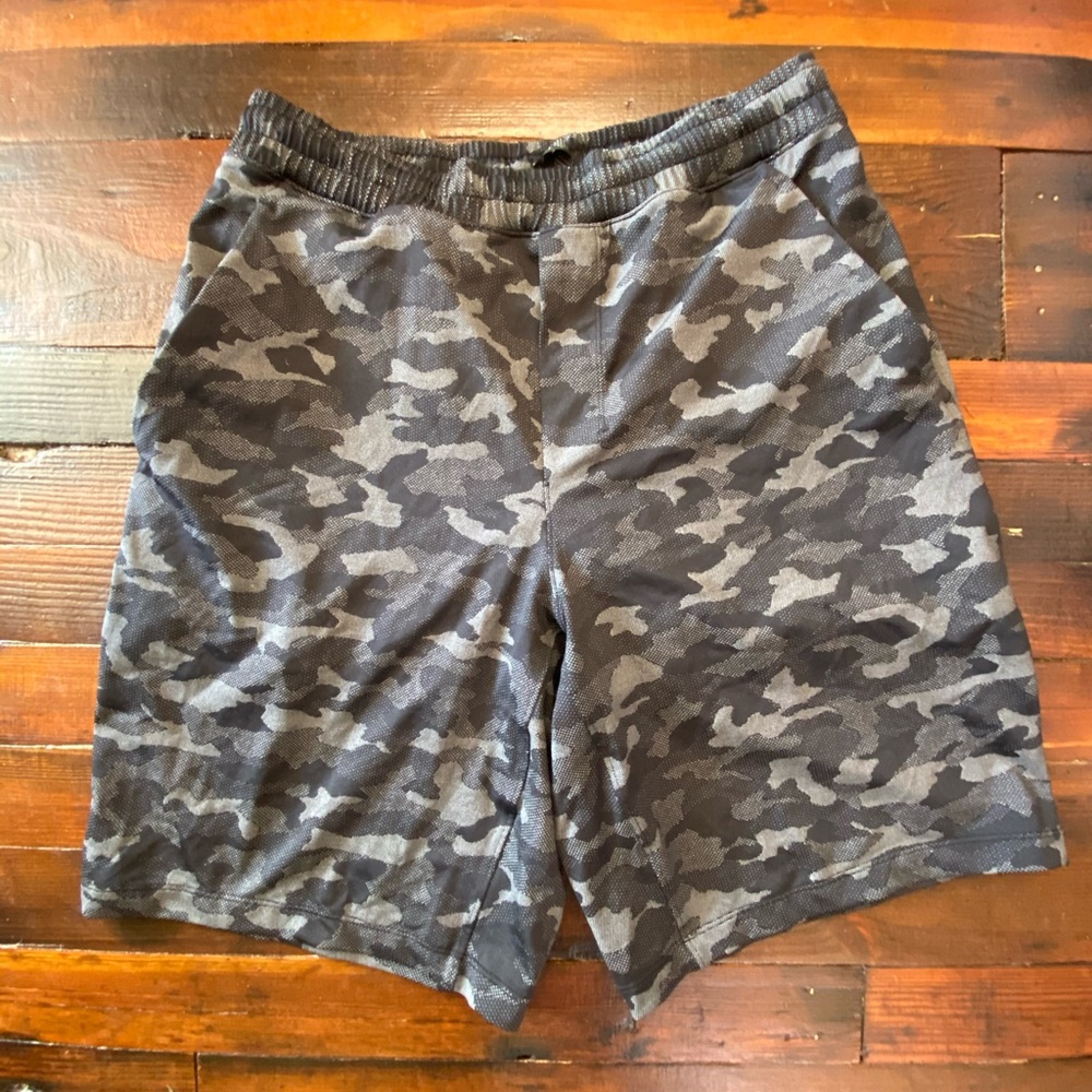Lululemon Pace Breaker Short, camo